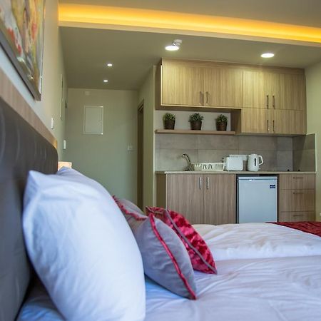 Zodiac Hotel Apartments Larnaca Exterior photo
