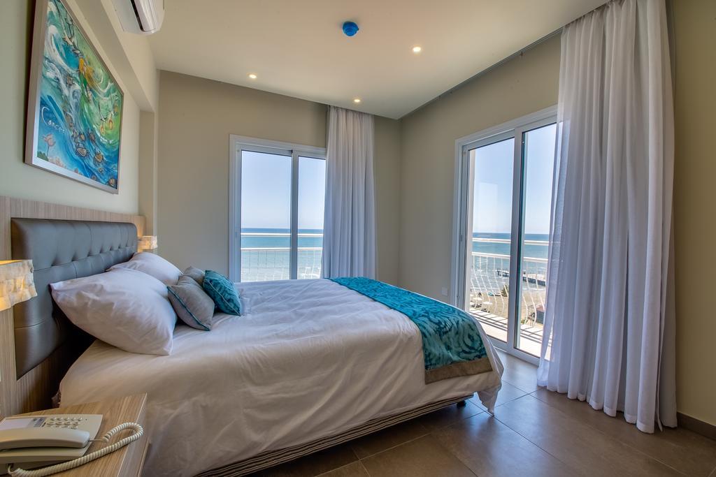 Zodiac Hotel Apartments Larnaca Exterior photo